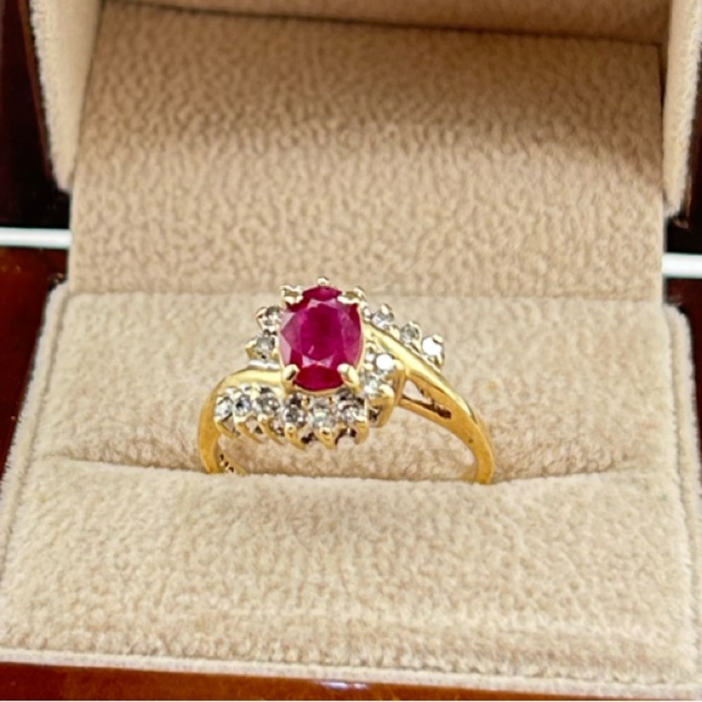 Vintage Ruby Pink Oval Sapphire 10k Gold 0.48 Ct Diamond  New In Box Size 7